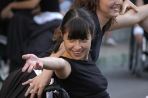 Danzatrice, donna con disabilità, foto di Luigi De Frenza