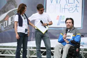 Il presidente nazionale Alberto Fontana alla "Walk of life" svoltasi a Milano (nella foto con Francesca Pasinelli, direttore di Telethon)