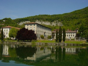 La bellissima cornice di Palazzo Beauharnais, a Pusiano (Como)