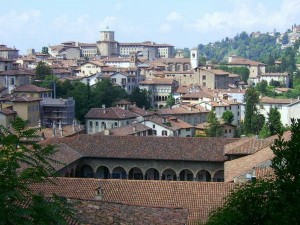 Bergamo Alta e il Convento di San Francesco (immagine tratta dal sito iterritoriparlanti.it)