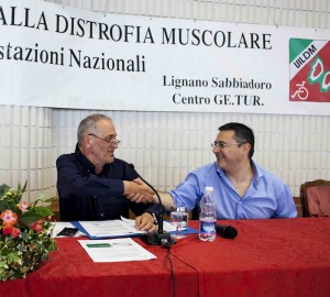 Da sinistra, il presidente nazionale UILDM Luigi Querini con il presidente della FISH, Vincenzo Falabella (Manifestazioni Nazionali UILDM 2014, Lignano Sabbiadoro)