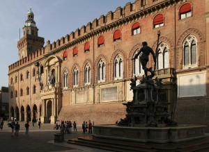 Piazza Maggiore, Palazzo d'Accursio (Bologna)